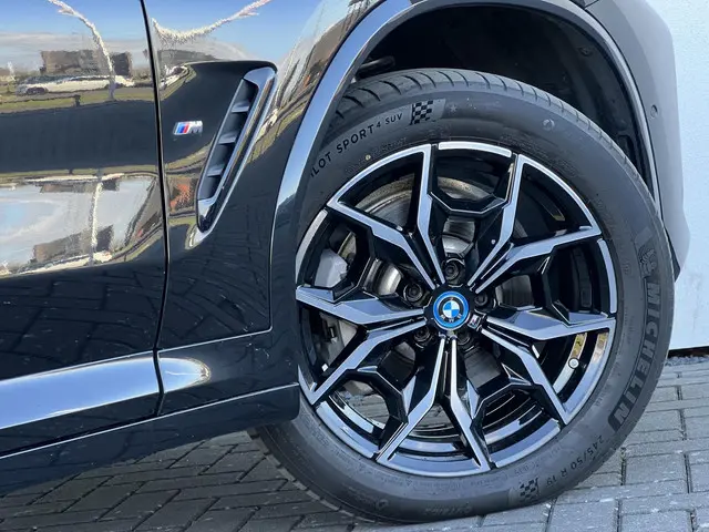 BMW X3 xDrive30e 2024 Hybride Benzine 33