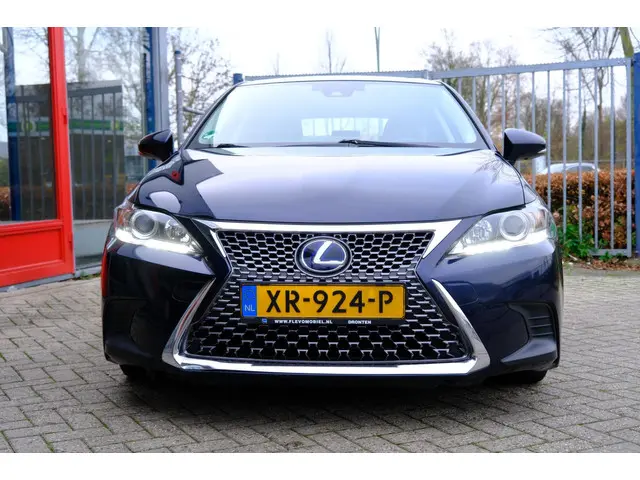 Lexus CT 200h Aut. Navi|Alcantara|Cam 2019 Hybride Benzine 7