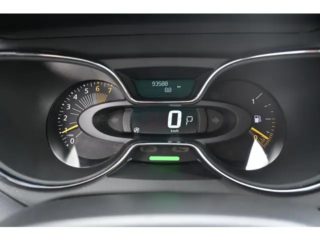 Renault Captur TCe 120 EDC Barista 2015 Benzine 16