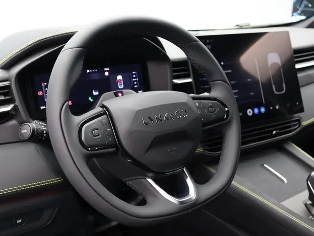 Lynk & Co 01 1.5 More 2025 Hybride Benzine 38