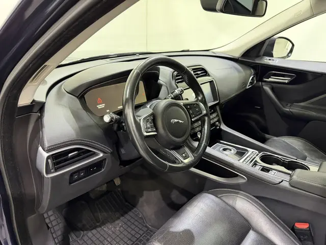 Jaguar F-PACE 2.0d Turbo Portfolio AWD Aut. 2017 Diesel 14