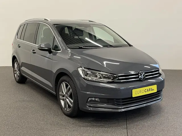 Volkswagen Touran 1.5 TSI DSG Highline 2020 Benzine 4