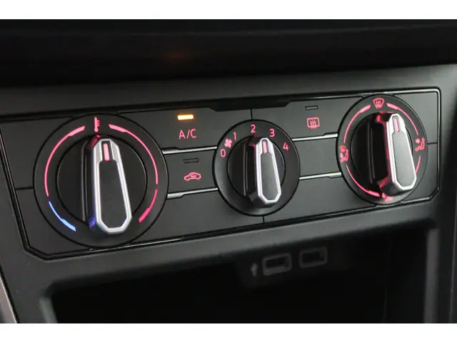 Volkswagen Polo 1.0 TSI Comfortline 2019 Benzine 40