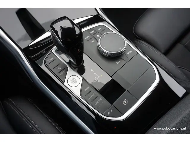 BMW 3 Serie 318i 2021 Benzine 32