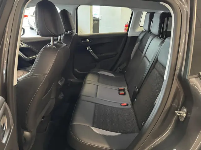Peugeot 2008 1.2 PureTech Allure 2018 Benzine 11