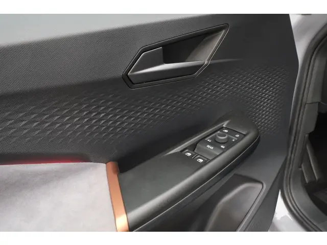 CUPRA Born 170KW 62 kWh 2024 Elektrisch 10