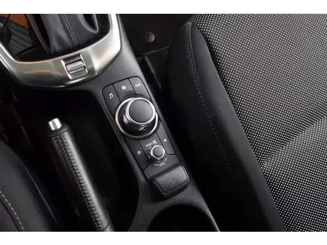 Mazda 2 1.5 90pk Automaat Sportsline 2019 Benzine 28