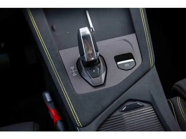 Lynk & Co 01 1.5 Core 2026 Hybride Benzine 14