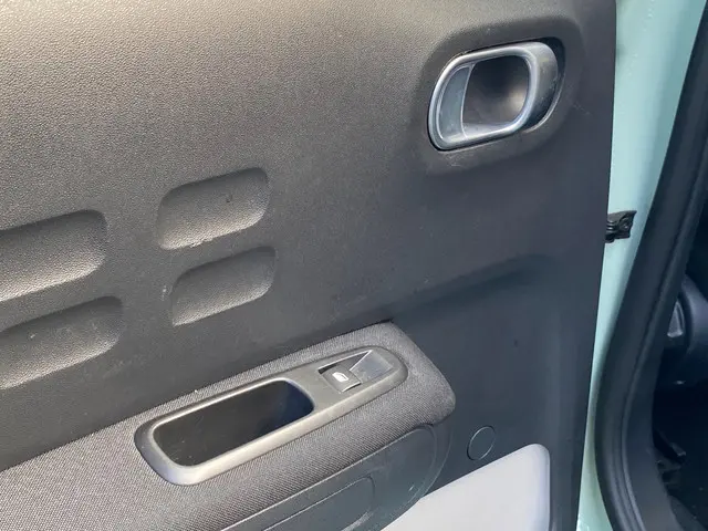 Citroën C3 1.2 PureTech Shine 2017 Benzine 23