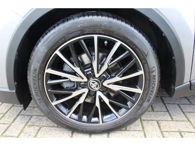 Toyota C-HR 1.8 Hybrid Active 2019 Hybride Benzine 21