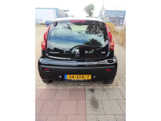Peugeot 107 1.0 Active AIRCO 2012 Benzine 6