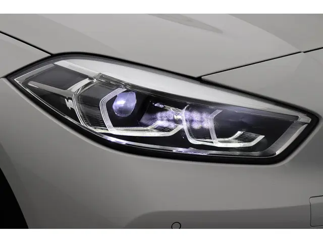 BMW 1 Serie 5-deurs 118i 2020 Benzine 17