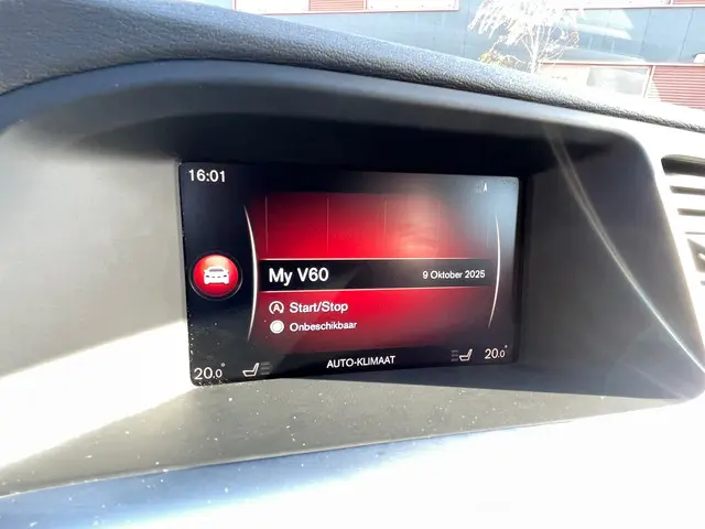 Volvo V60 1.5 T3 Nordic+ R-DESIGN AUTOMAAT 2017 Benzine 33