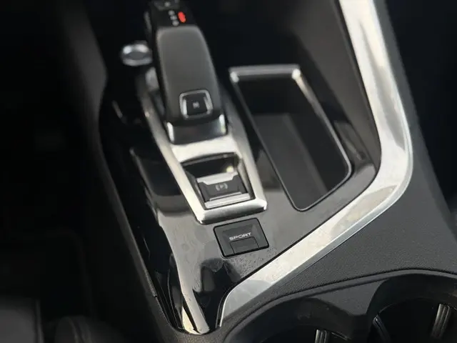 Peugeot 3008 1.2 PureTech Allure 2019 Benzine 32