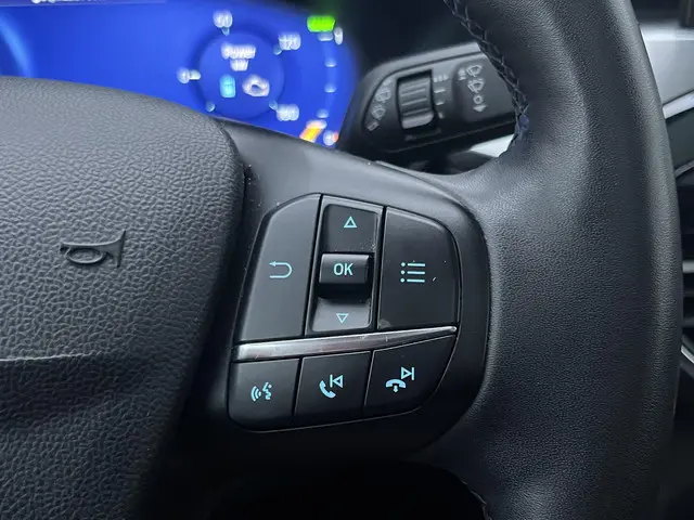 Ford Kuga 2.5 PHEV Titanium X 2024 Hybride Benzine 36