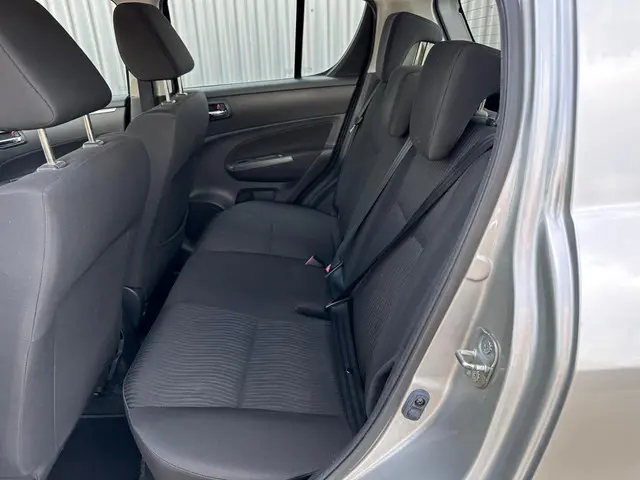Suzuki Swift 1.2 Summer EASSS 2012 Benzine 6