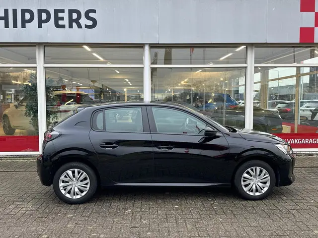 Peugeot 208 1.2 PureTech Active 2022 Benzine 12