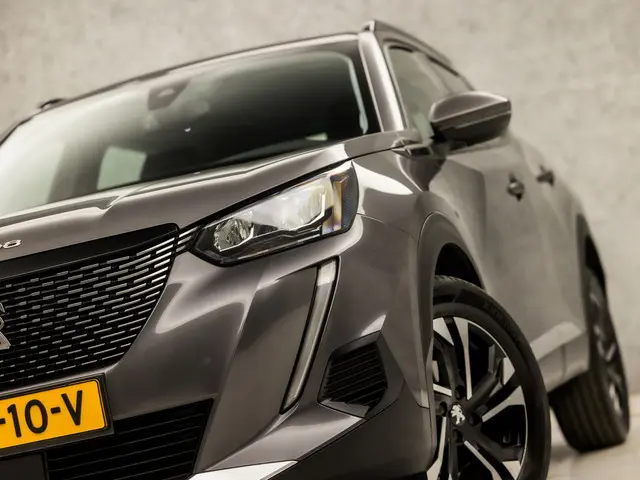 Peugeot 2008 1.2 PureTech Sport 2020 Benzine 16
