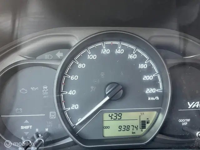 Toyota Yaris 1.5 VVT-i Bi-Tone 2017 Benzine 17