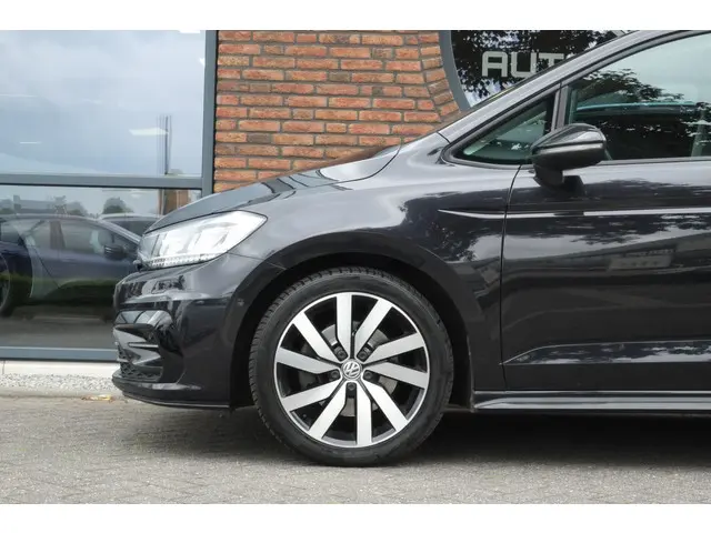 Volkswagen Touran 1.5 TSI R-LINE 7p 2019 Benzine 25