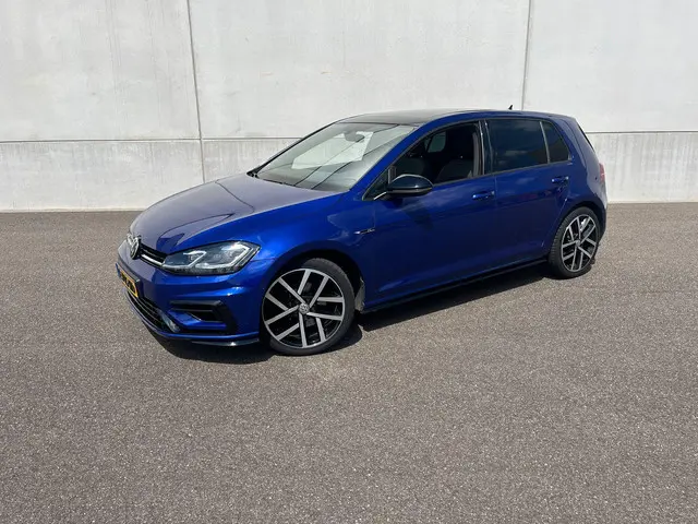 Volkswagen Golf 1.5 TSI Highline Business R 2018 Benzine 3