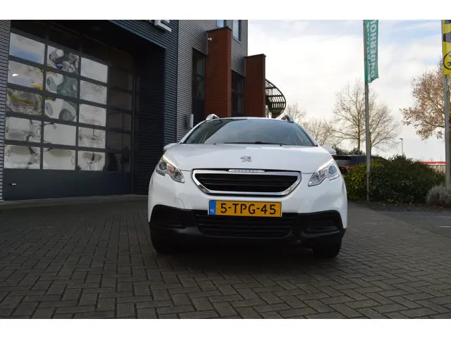 Peugeot 2008 1.2 VTi Access automaat 2014 Benzine