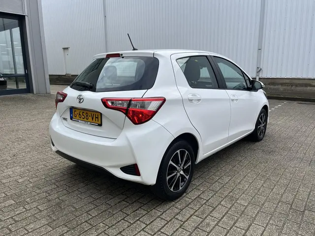 Toyota Yaris 1.0 VVT-i Connect 2019 Benzine 52