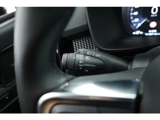 Volvo XC40 T5 Recharge R-Design 2022 Hybride Benzine 10