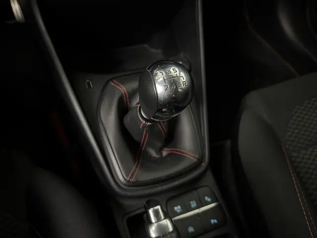 Ford Fiesta 1.0 EcoBoost Hybrid ST-Line 2020 Benzine 32