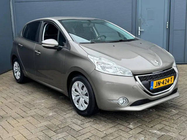 Peugeot 208 1.2 VTi Active / 5 Deurs / Trekhaak 2014 Benzine 3