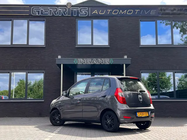 Hyundai i10 1.0 Black pack 2013 Benzine 3