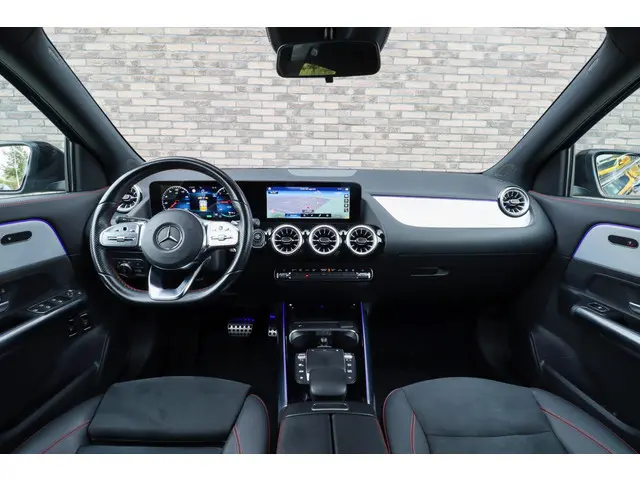 Mercedes-Benz GLA 250 e AMG Line 2022 Hybride Benzine 2