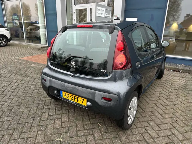 Peugeot 107 1.0 Access airco 4-deurs org NL 2013 Benzine 4