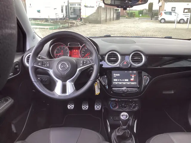 Opel ADAM 1.4 Rocks 2018 Benzine 15