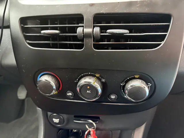 Renault Clio 0.9 TCe Authentique 2014 Benzine 12