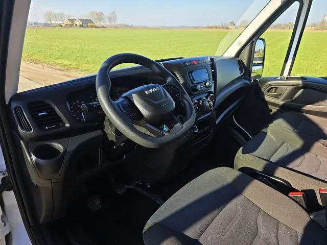 Iveco Daily 35S14V 2.3 352L H2 2021 Diesel 19