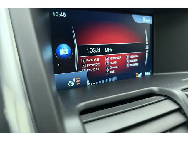 Volvo XC60 2.0 T5 FWD Ocean Race 2015 Benzine 27