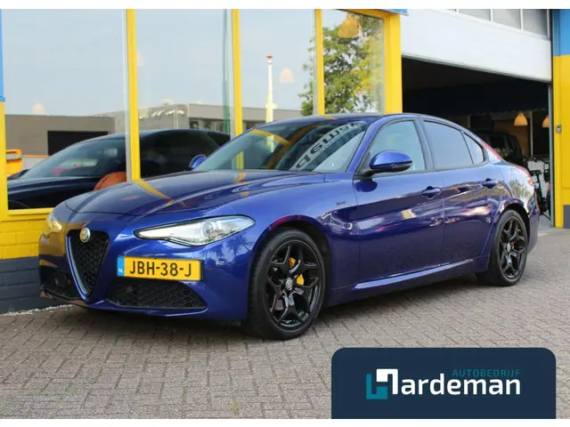 Alfa Romeo Giulia 2.0T Veloce int. Carplay 2021 Benzine