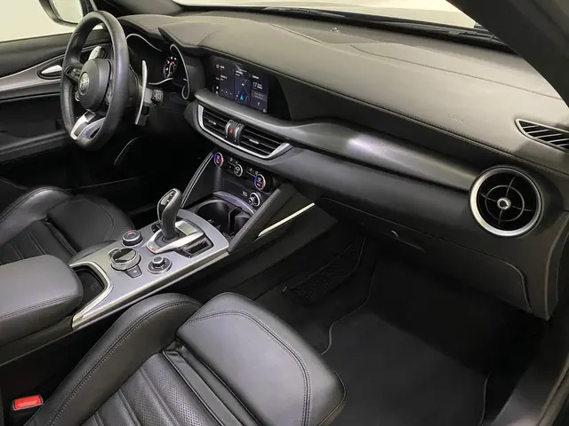 Alfa Romeo Stelvio 2.0 T AWD Veloce 2021 Benzine 14