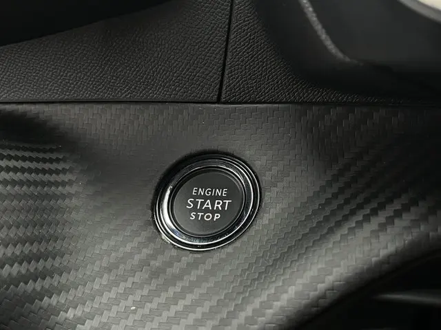 Peugeot e-2008 EV GT 54 kWh 2024 Elektrisch 17