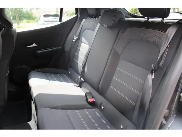 Dacia Sandero Stepway 1.0 TCe 90 Comfort 2023 Benzine 8
