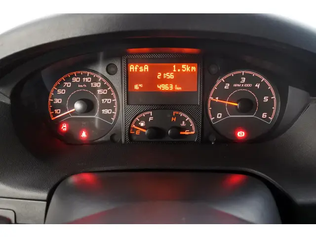 Peugeot Boxer 330 2.0HDi 130pk Premium Pack 2016 Diesel 3