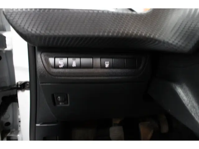 Peugeot 2008 1.2 PureTech Style 2015 Benzine 28