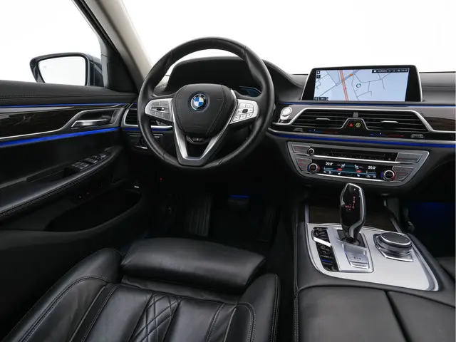 BMW 7 Serie 745e High Executive 2022 Hybride Benzine 7