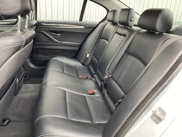 BMW 5 Serie 520i High Executive 2015 Benzine 6