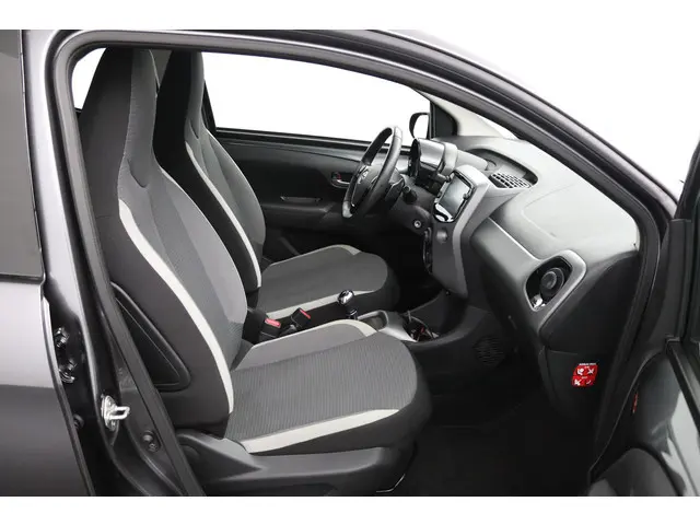 Toyota Aygo 1.0 VVT-i x-play 2021 Benzine 22