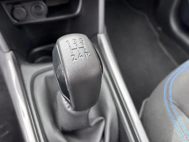 Peugeot 2008 1.2 PureTech Allure 2018 Benzine 32