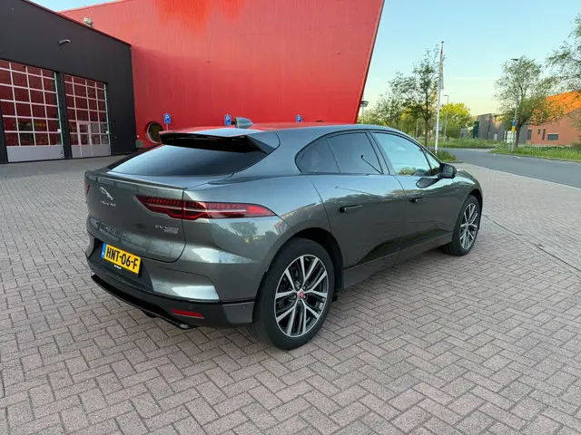 Jaguar I-PACE EV400 First Edition 90 kWh 2018 Elektrisch 3