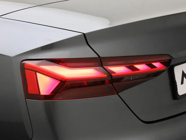 Audi A5 Cabriolet 40 TFSI/190PK S Line 2020 Benzine 33