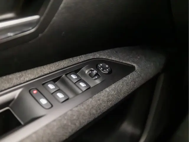 Peugeot 5008 1.2 PureTech Sport 7 Persoons 2018 Benzine 21